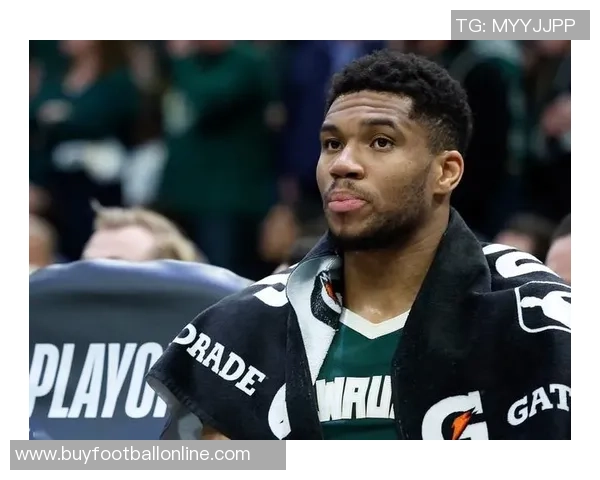 字母哥回应交易传闻称未关注相关报道并无意加盟尼克斯