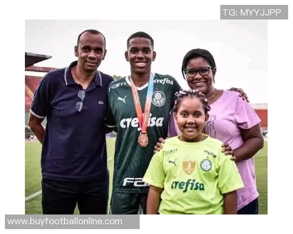 帕尔梅拉斯主帅赞罗克与恩德里克埃斯特旺同样出色的年轻球员