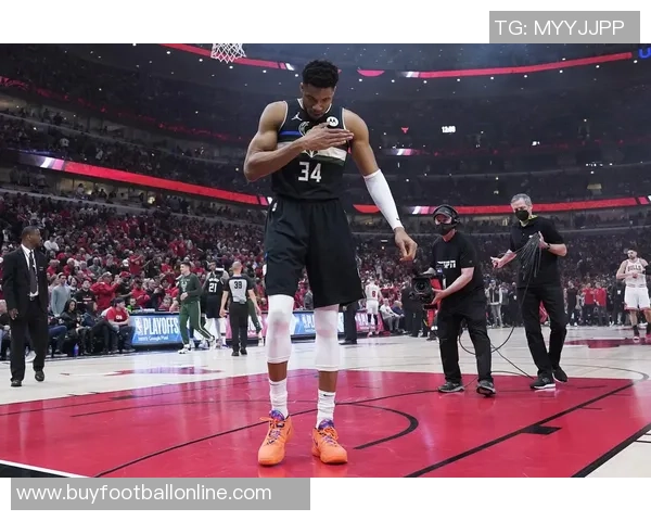 字母哥媒体日坦言休赛期思考未来愿加盟争冠球队