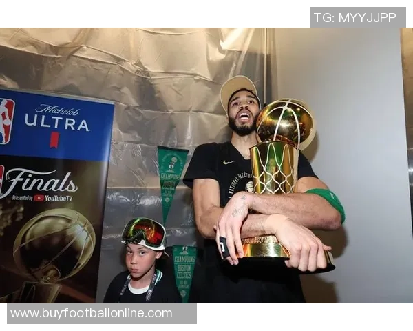 周最佳提名名单揭晓布克亚历山大申京字母哥等球员争夺荣誉 周最佳提名名单揭晓布克亚历山大申京字母哥等球员争夺荣誉