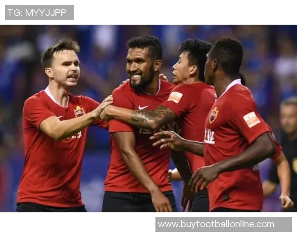 天津足球队正式引入四名外援大卫詹姆斯哈姆雷特雷诺兹克莱伯恩助力新赛季