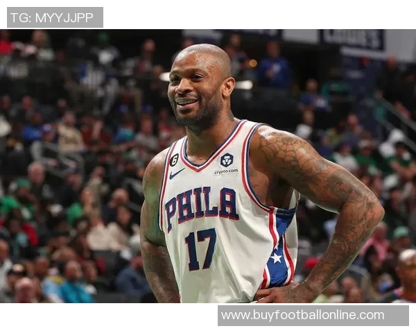 科塔全场拼搏表现出色16投7中贡献14分9板3助并抢下6个前场板 科塔全场拼搏表现出色16投7中贡献14分9板3助并抢下6个前场板