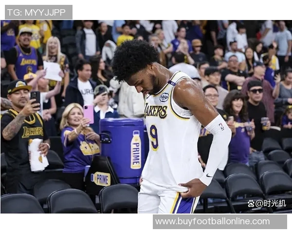 夸梅建议布朗尼学习基德技巧先适应三分再练习突破能力