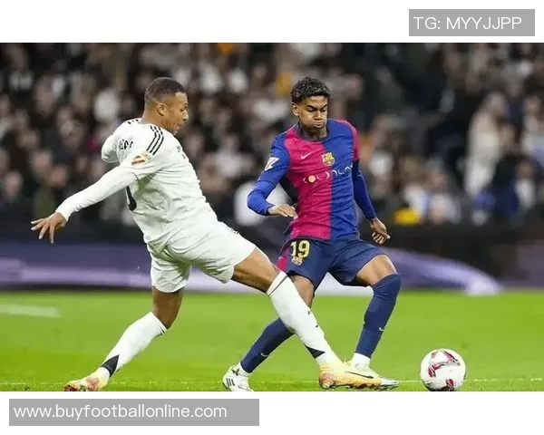 西甲最新积分榜巴萨豪取九连胜稳居榜首皇马今晚迎战贝蒂斯争夺三分